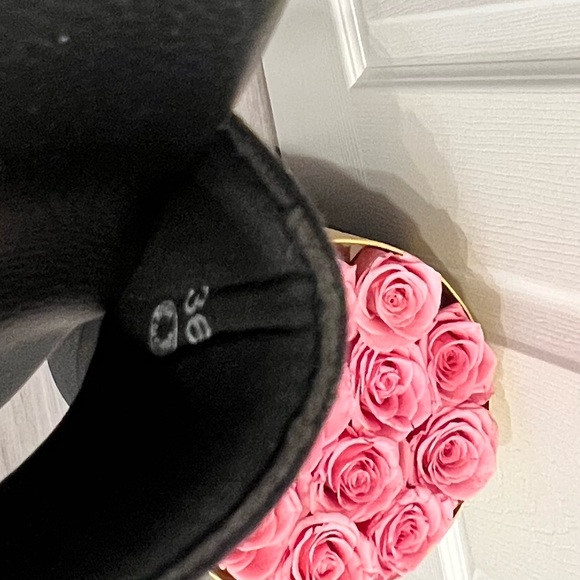 Moshino ❤️ - Picture 4 of 4